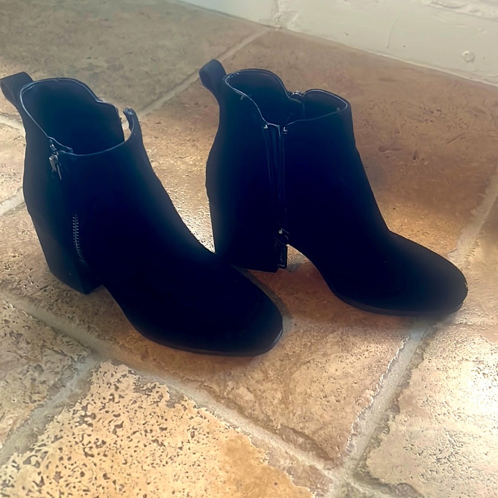 Black shade zip up booties